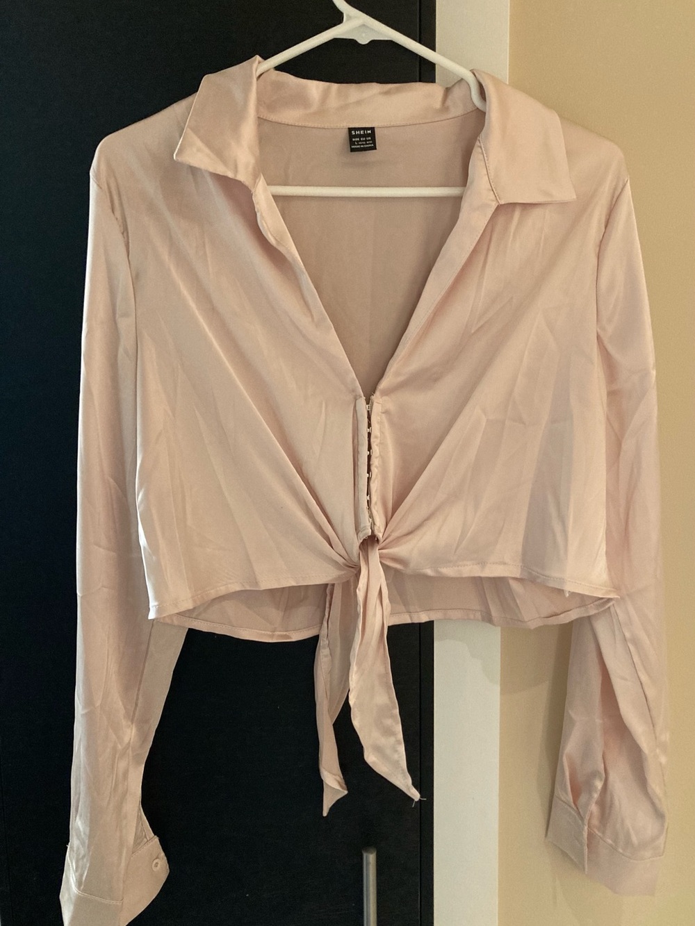 SHEIN Light Blush Pink Tie-Front Cropped Button Down Shirt